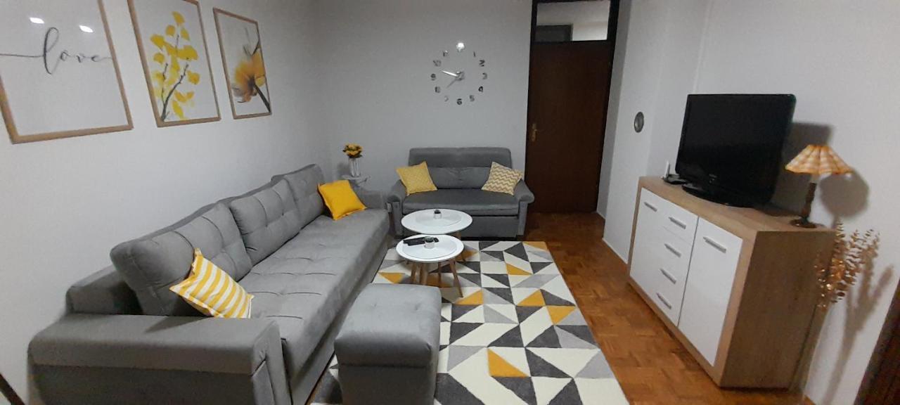 Cozy And Sunny Apartment Near The Airport Сараево Экстерьер фото